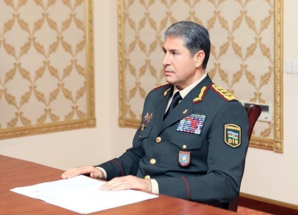 Vilayət Eyvazov rüşvətə görə yol polisini işdən azad etdi